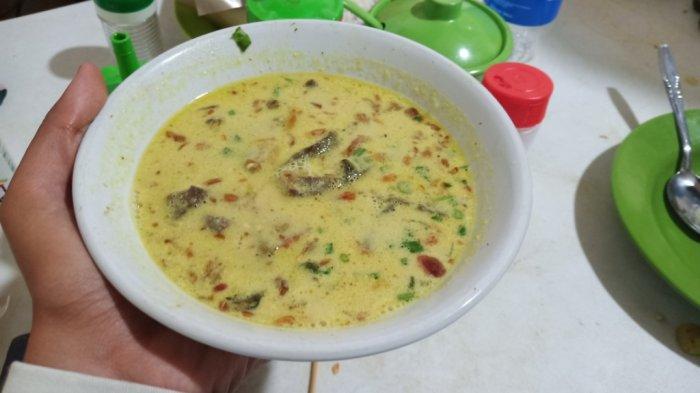 Soto Kuning Pak Yusup merupakan kuliner Bogor yang cukup legendaris dan tersohor di Jalan Suryakencana, Kota Bogor.
