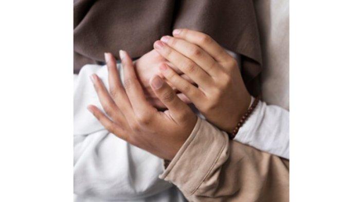 Ustaz Adi Hidayat mengurai nasihat untuk para istri, sikap apa yang harus dilakukan jika suami tak mau ibadah. Bolehkah membencinya?