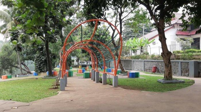 Suasana Taman Cibinong, tempat wisata Bogor yang cocok untuk bawa anak-anak bermain di sini.