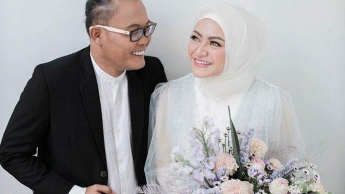 Sule dan Nathalie Holscher gelar pernikahan pada Minggu sore (15/11).