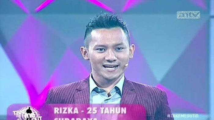 Momen saat Rizka Khoirul Atok, suami selebgram Meylisa Zaara, ikut ajang Take Me Out Indonesia dan diperebutkan wanita cantik (YouTube/Take Me Out Indonesia)