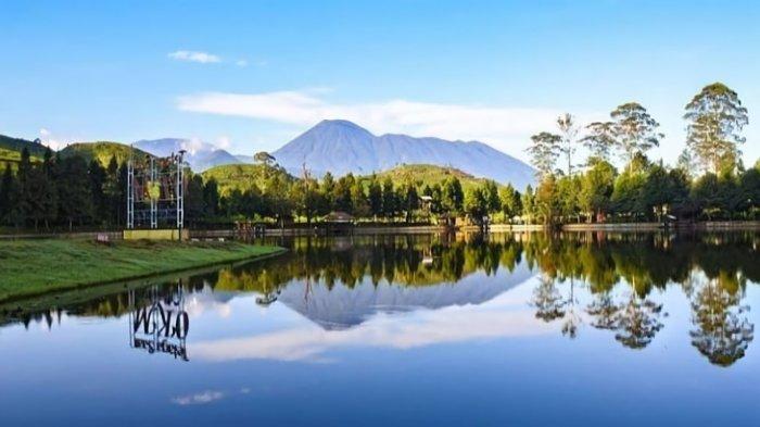 Rekomendasi tempat wisata Telaga Saat di Puncak Bogor menawarkan pesona alam yang memukau dan udara sejuk yang menyegarkan.
