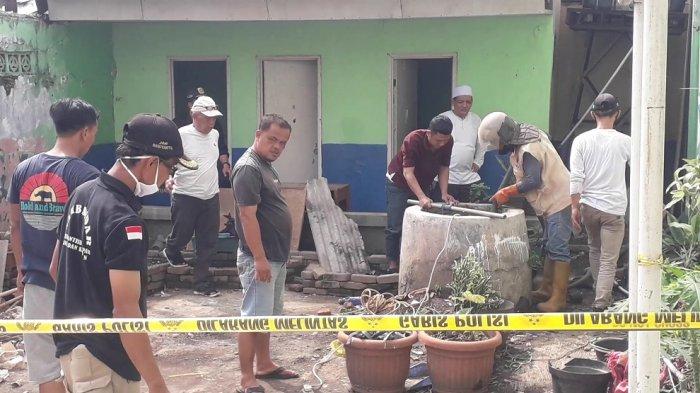 Lokasi sumur temuan kerangka mayat di Desa Tarikolot, Kecamatan Citeureup, Kabupaten Bogor, Jumat (8/12/2023).