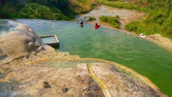 Pemandian Air Panas Tirta Sanita, tempat wisata Bogor yang menyuguhkan kolam berendam dengan nuansa alam