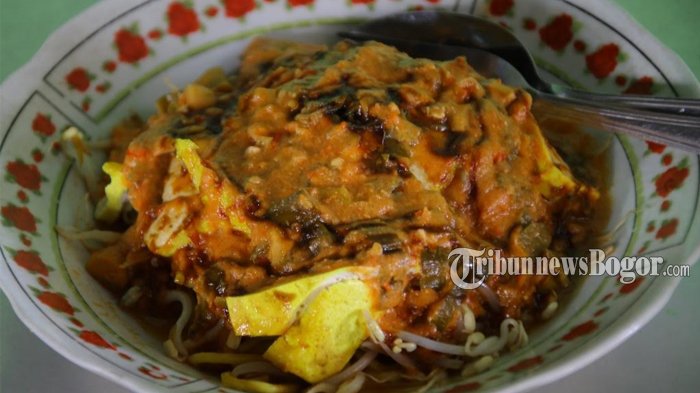 Toge Goreng Hj Omah, kuliner Bogor langganan presiden RI dari zaman ke zaman, termasuk Jokowi.