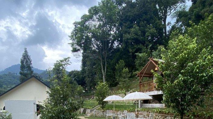 Di Tubing Park, kamu bisa liburan bareng keluarga sekaligus staycation. Sebab, selain menawarkan tempat wisata, Tubing Park Bogor juga punya area villa dan glamping yang unik.
