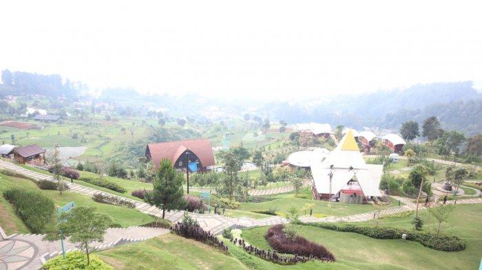 Wisata Alam Sevillage menawarkan sensasi alami dan asri yang sangat memanjakan mata.