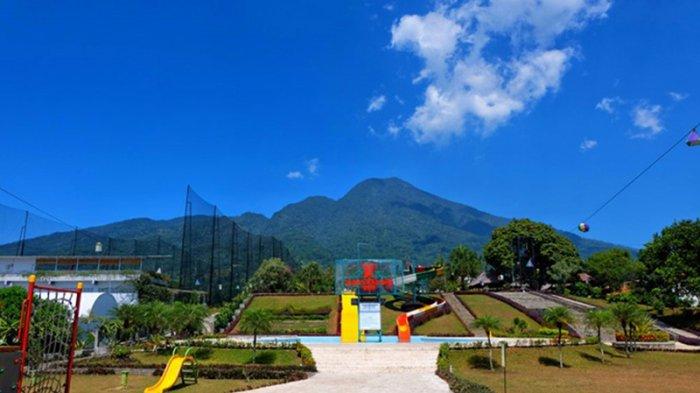 Rekomendasi hotel di Bogor dengan pemandangan gunung yang megah, salah satunya The Highland Park Resort.