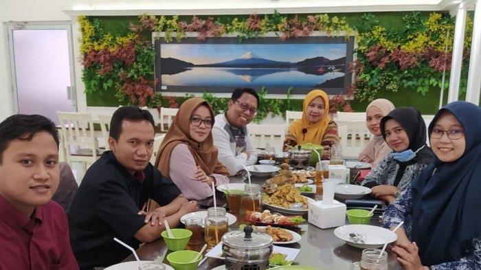 RM Seafood El Shaddai di DI Panjaitan Nomor 11 Indramayu.