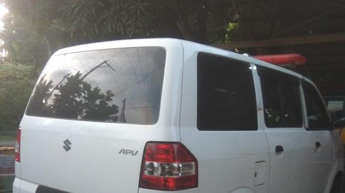 Ambulans yang diduga oknum kades dipakai saat berangkat ke Villa di wilayah Cisolok untuk berselingkuh dengan istri orang