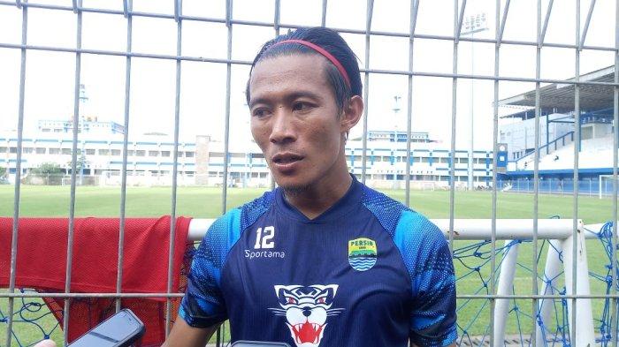 Bek sayap Persib Bandung, Henhen Herdiana