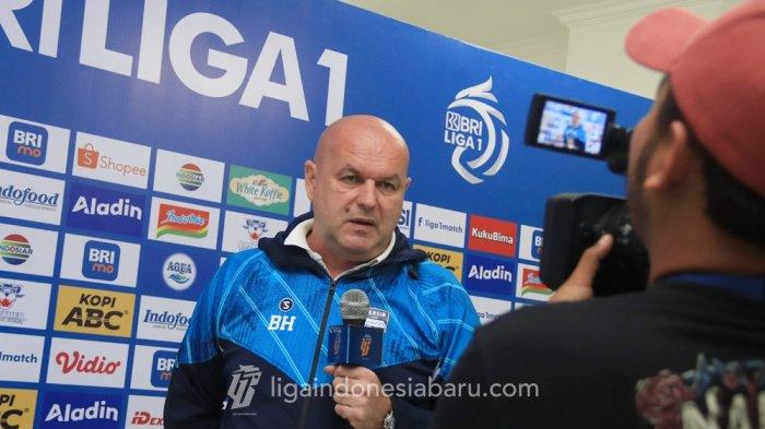 Bojan Hodak diwawancara di laga debutnya bersama Persib Bandung.