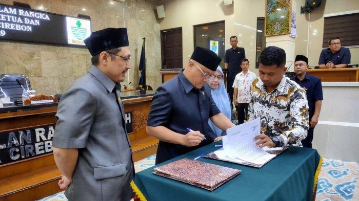 Dewan Perwakilan Rakyat Daerah (DPRD) Kota Cirebon menggelar rapat paripurna di ruang rapat utama Griya Sawala DPRD Kota Cirebon, Kamis (12/9/2024)