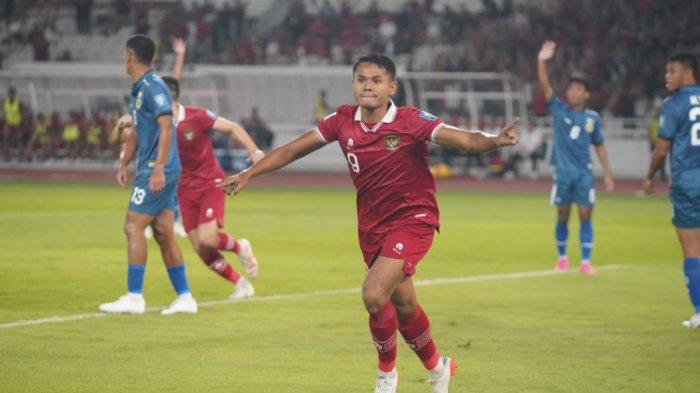 Selebrasi Dimas Drajad seusai mencetak gol ke gawang Brunei Darussalam.