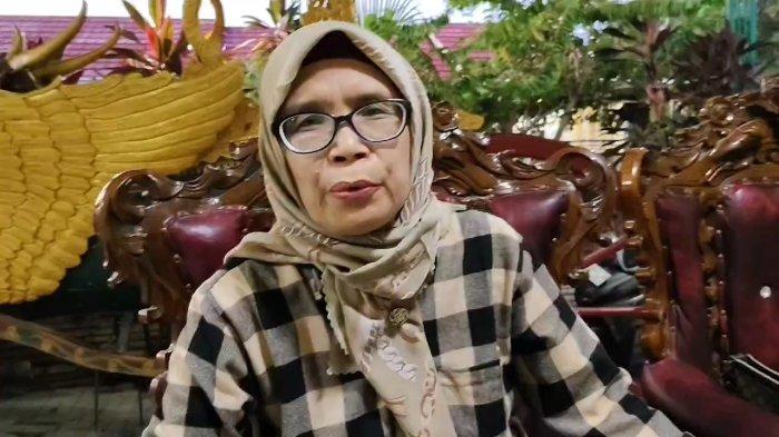 Salah satu kuasa hukum Saka Tatal, Titin Prialianti 