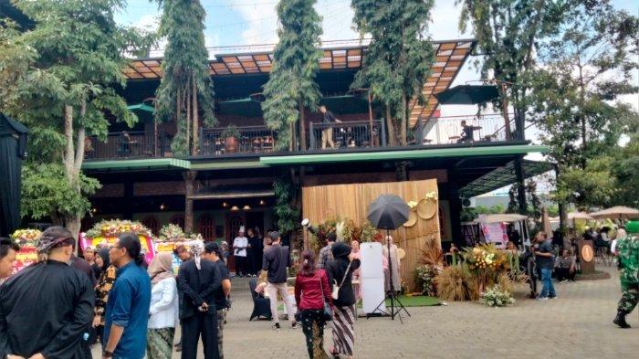 Suasana di Kajene Forest, destinasi wisata baru di Kuningan yang terletak di pusat kota.