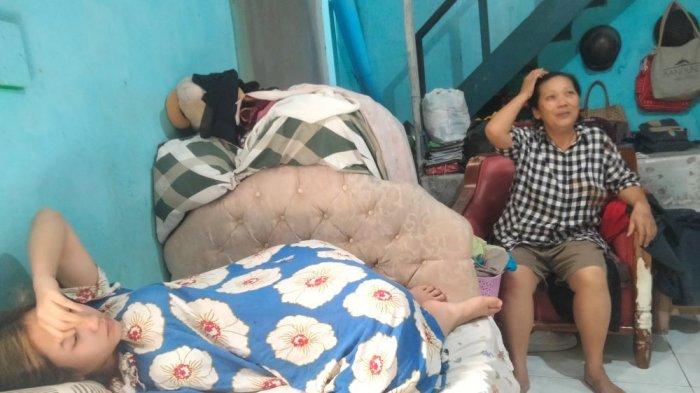 Kedua korban yang tertimpa bangunan SDN 17 Kuningan