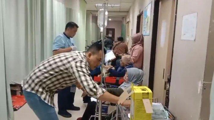 KECELAKAAN DI CIPULARANG - Kondisi penumpang selamat rombongan ziarah yang alami kecelakaan di Tol Cipularang KM 70 B, Kecamatan Babakancikao, Kabupaten Purwakarta, Jawa Barat pada Senin (30/6/2025) dini hari