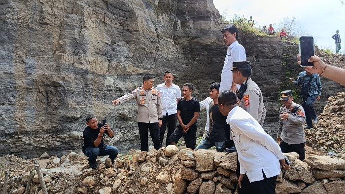 LOKASI LONGSOR ARGASUNYA - Dua orang pekerja diduga tertimbun longsor di lokasi tambang galian c pasir di Blok RT 2 RW 10, Kedung Jumbleng, Kelurahan Argasunya, Kecamatan Harjamukti, Kota Cirebon, Rabu (18/6/2025) pagi.