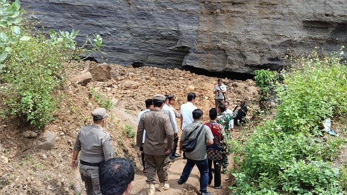 LONGSOR TAMBANG PASIR - Bencana longsor terjadi di lokasi tambang pasir Blok RT 2 RW 10, Kedung Jumbleng, Kelurahan Argasunya, Kecamatan Harjamukti, Kota Cirebon, Selasa (18/6/2025) pagi sekitar pukul 07.30 WIB.