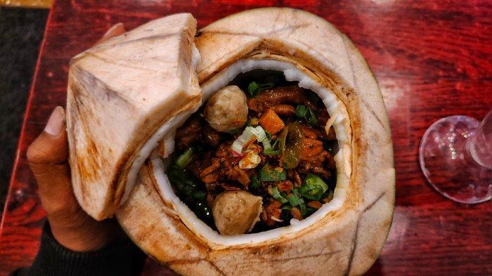 Mie Ayam Bakso Kelapa ala Apud.