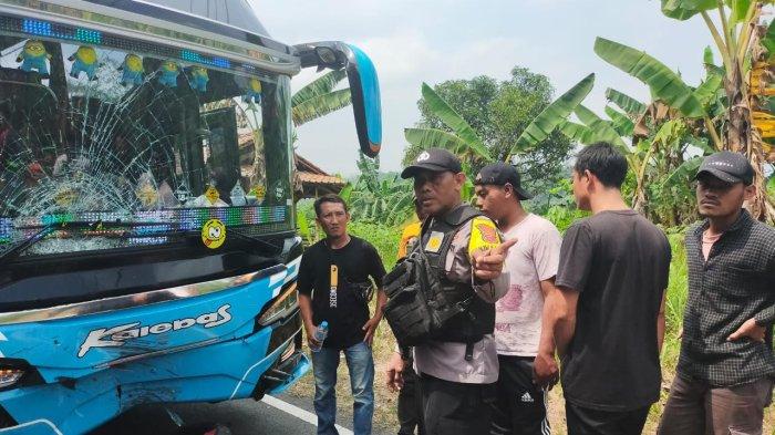 Moge adu banteng dengan bus di Jalan Raya Bantargadung, pengendara moge luka berat, Kamis (3/8/2023)