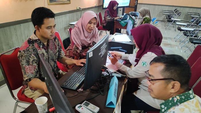 Pelaksanaan PPDB di SMA Negeri 1 Sindang Indramayu, Jumat (9/6/2023).