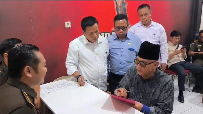 Panji Gumilang tiba di Kejaksaan Negeri Indramayu, Senin (30/10/2023).