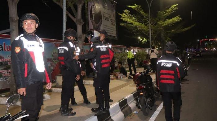 Polisi Indramayu Rutin Patroli Skala Besar ke Tempat Keramaian Malam