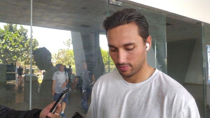 Penyerang Persib Bandung, Ezra Walian