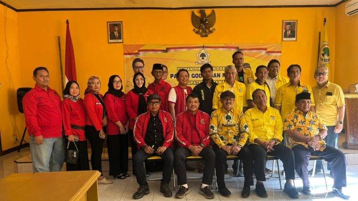 Pertemuan antara Golkar dan PDI Perjuangan di Kantor DPD Partai Golkar Indramayu, Minggu (14/7/2024)