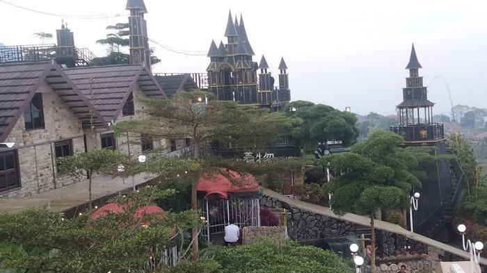 Objek Wisata Pondok Cai Pinus di Cisantana, Kuningan.