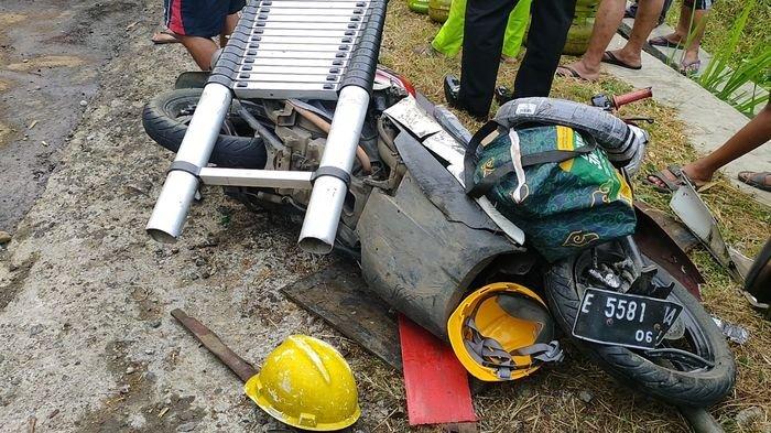 Potret kecelakaan maut di Tanjakan Kawungluwuk di Desa Kawunghilir, Kecamatan Cigasong, Kabupaten Majalengka, Senin (24/7/2023) sore. Tampak satu unit sepeda motor rusak parah.