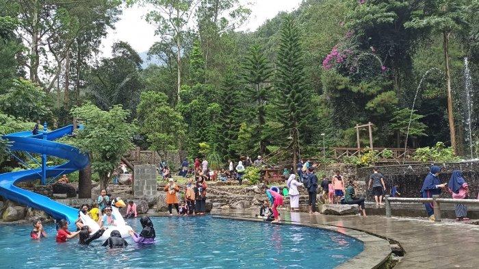 Rekomendasi kolam renang yang bisa dijadikan pilihan bagi Anda dan keluarga yang ingin berlibur di Bandung