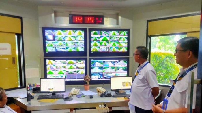 Ruang Sentral Komunikasi berupa pemantauan kamera CCTV yang membentang di ruas Tol Palimanan-Kanci (Palikanci) Cirebon di Kantor Jasa Marga Trans-Jawa Tol (JTT)