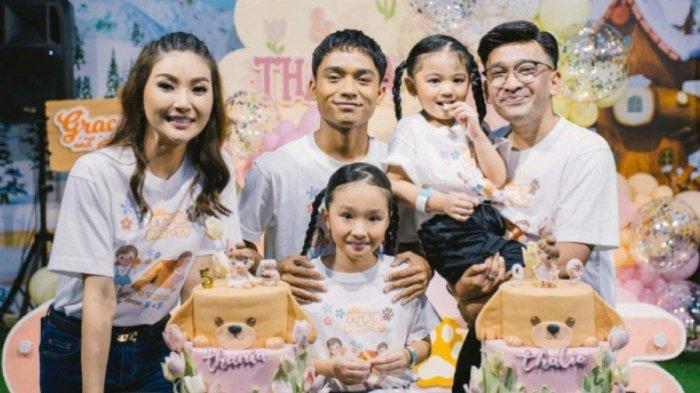 Ruben Onsu dan Sarwendah Kompak Rayakan Hari Ulang Tahun Anaknya, Tepis Isu Retak?