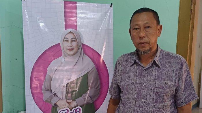 Trias Andriana, kakak kandung Hj Tuti Andriani, di Rumah Amih.
