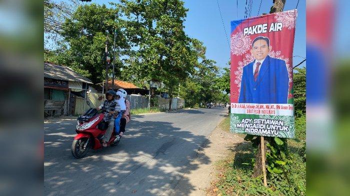 Spanduk Ady Setiawan yang terpasang di Jalan Pahlawan Indramayu, Kamis (25/7/2024).