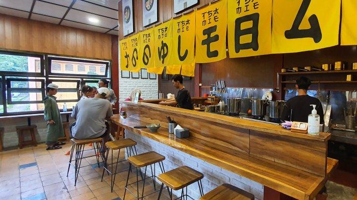 Suasana T'samie Noodle Bar di Desa Rajagaluh Kidul, Kecamatan Rajagaluh, Kabupaten Majalengka, Sabtu (20/1/2024)