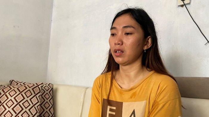 KORBAN TPPO - Sugi Purnamawati (32) korban TPPO pengantin pesanan saat sudah tiba di kampung halaman di Desa Jambak, Kecamatan Cikedung, Indramayu, Selasa (18/2/2025)