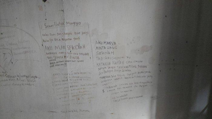 Tulisan yang diduga kuat dibuat ibu dan anak sebelum meninggal dunia dan ditemukan di rumahnya sudah menjadi kerangka di Tanimulya Indah.