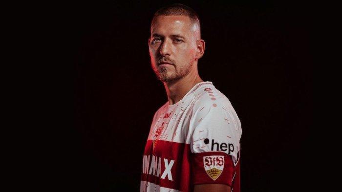 Waldemar Anton, bek tengah Stuttgart yang dikabarkan diincar oleh Liverpool.