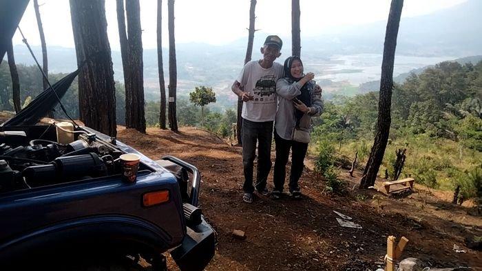 Wisata alam Bukit Bagarurung di Kuningan.