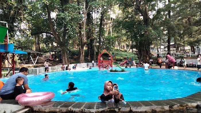 Suasana objek wisata Woodland di hari libur Idul Adha 2024.