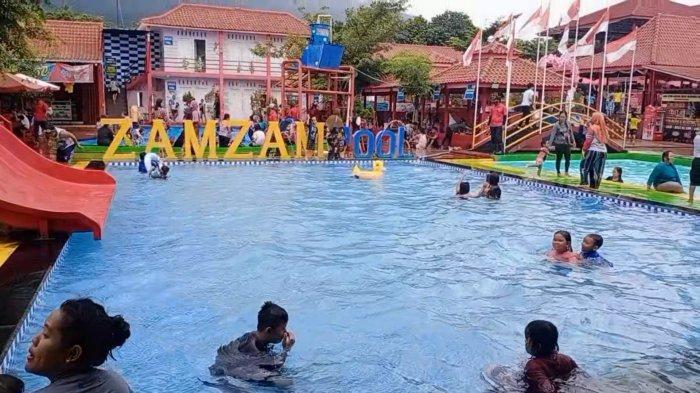 Kolam renang Zamzam Pool di Kuningan Mulai didatangi pengunjung saat libur Natal