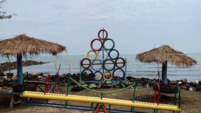 Pantai Tirta Ayu di Kecamatan Balongan, Kabupaten Indramayu, Kamis (19/11/2020).