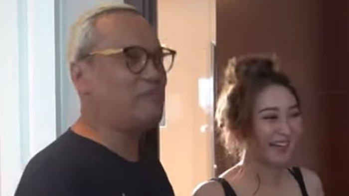 Uya Kuya kepergok bermesraan dengan wanita lain