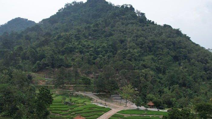 Bukit Sidampyak di Kampung Turis Education & Eduventure di Kabupaten Karawang