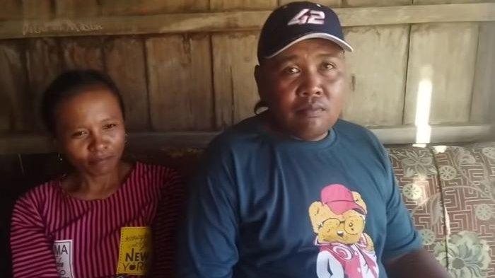 Busairi Bersama Istri Pertamanya Bernama Salihat