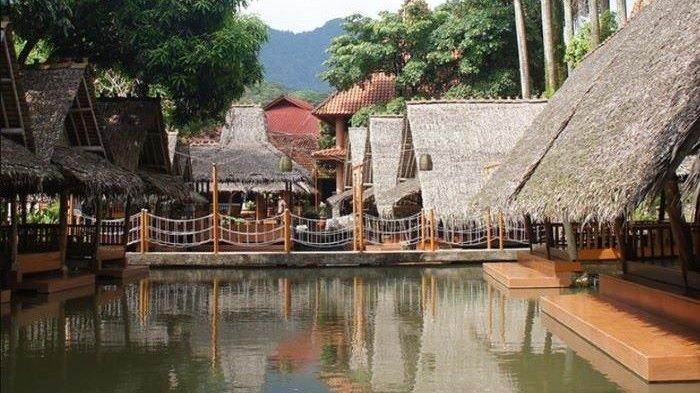 Dangiang Restoran di Kampung Turis Education & Eduventure di Kabupaten Karawang